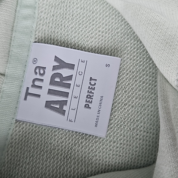 Aritzia TNA Airy Fleece Perfect Hoodie Light Green S - Picture 3 of 5